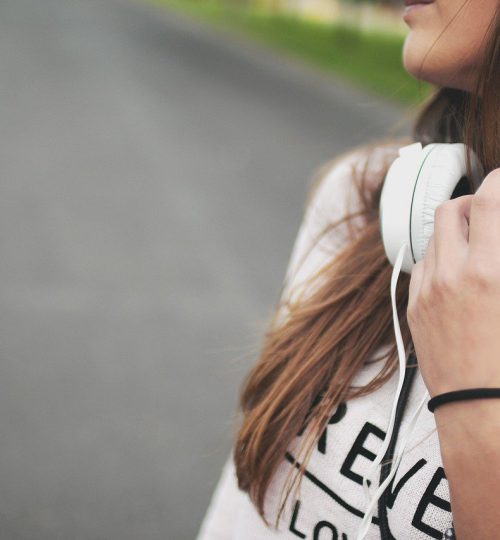 girl, music, headphones-869213.jpg